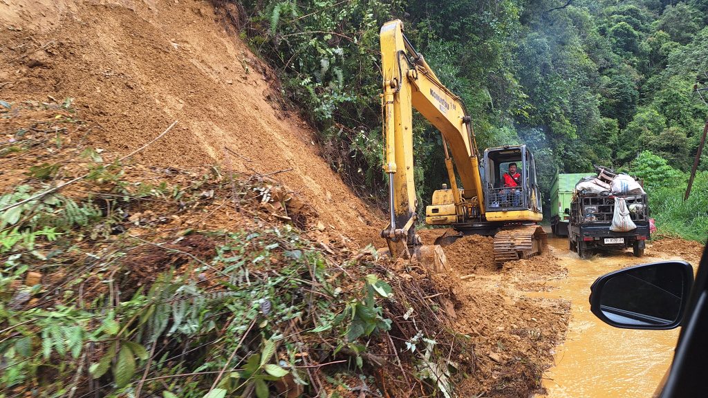 Ekosistem Leuser-Perbaikan Jalan Lintas Gayo Lues Akibat Longsor